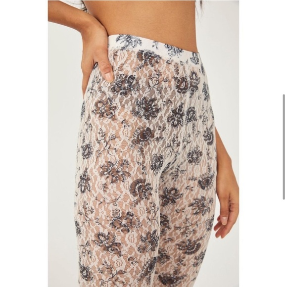 NWT Free People Layered in Lace Leggings - Picture 4 of 5